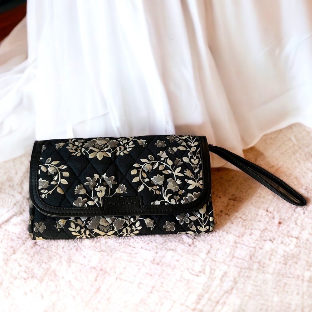 VERA BRADLEY Black & White Wristlet Wallet